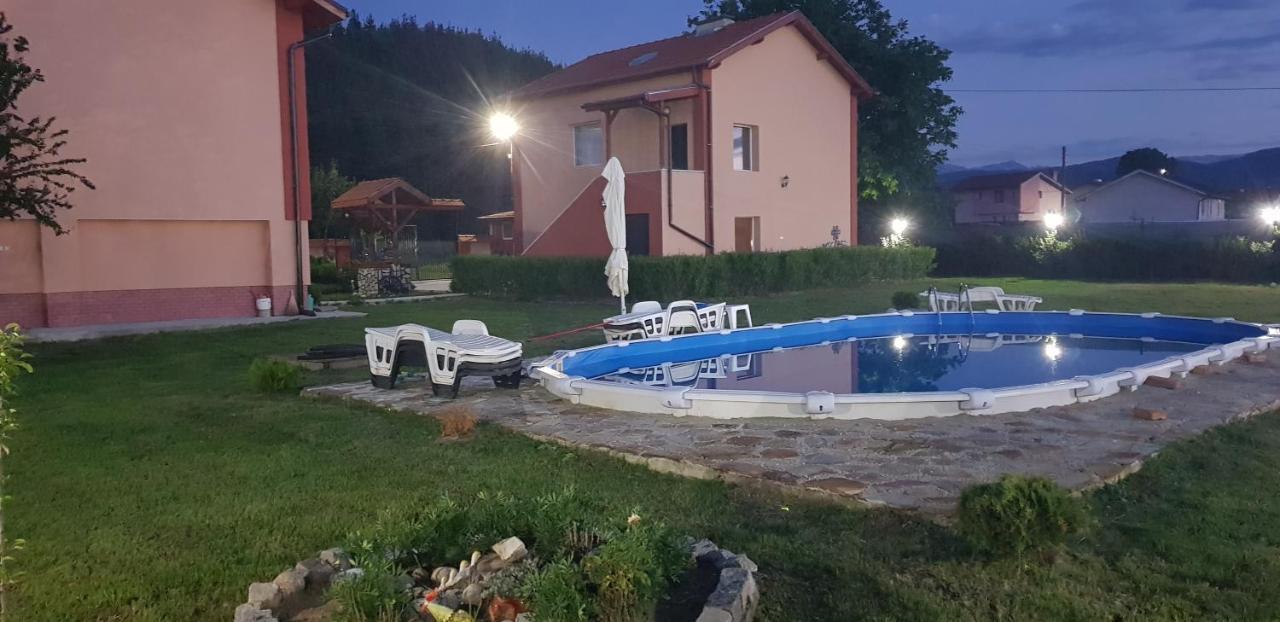 Къщи За Гости Ореха Samokov Exterior foto