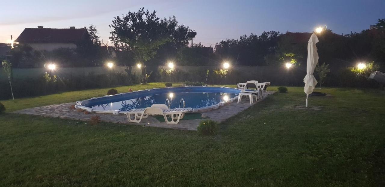 Къщи За Гости Ореха Samokov Exterior foto