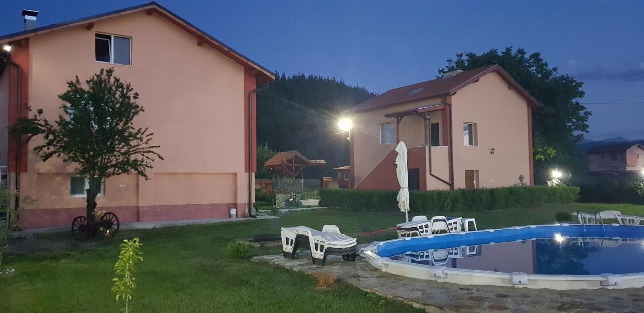 Къщи За Гости Ореха Samokov Exterior foto