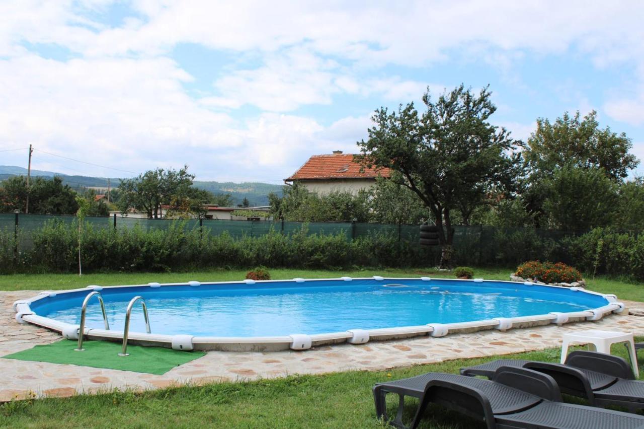 Къщи За Гости Ореха Samokov Exterior foto