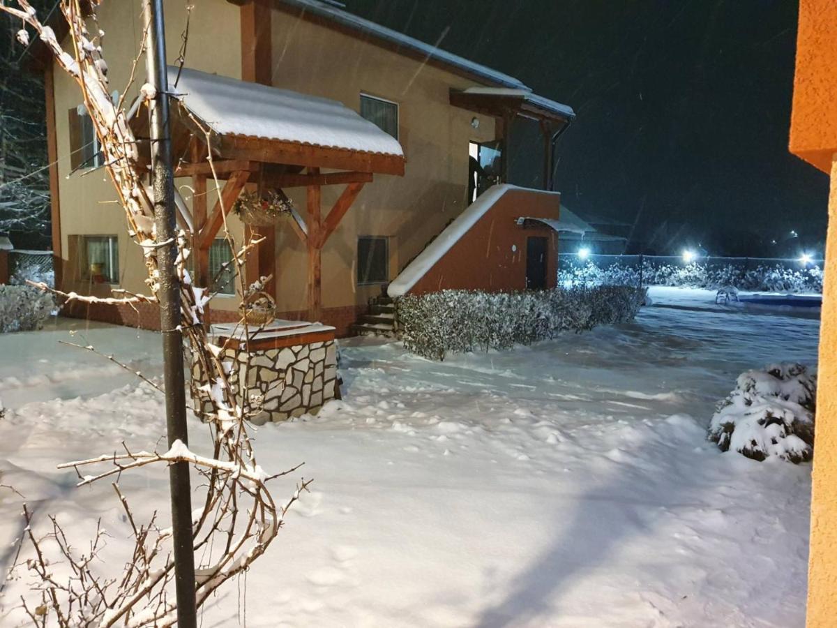 Къщи За Гости Ореха Samokov Exterior foto