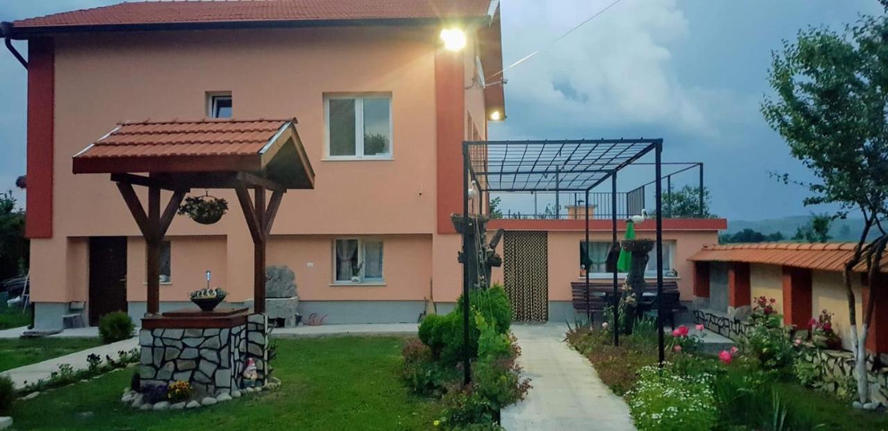 Къщи За Гости Ореха Samokov Exterior foto
